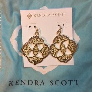 Kendra Scott earrings!